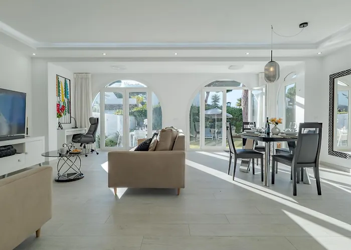 Luxury Marbella Area, Jacuzzi, Near إِستيبونا